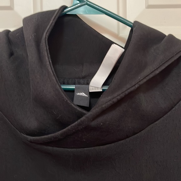 Adidas black short sleeved hoodie - Picture 5 of 6